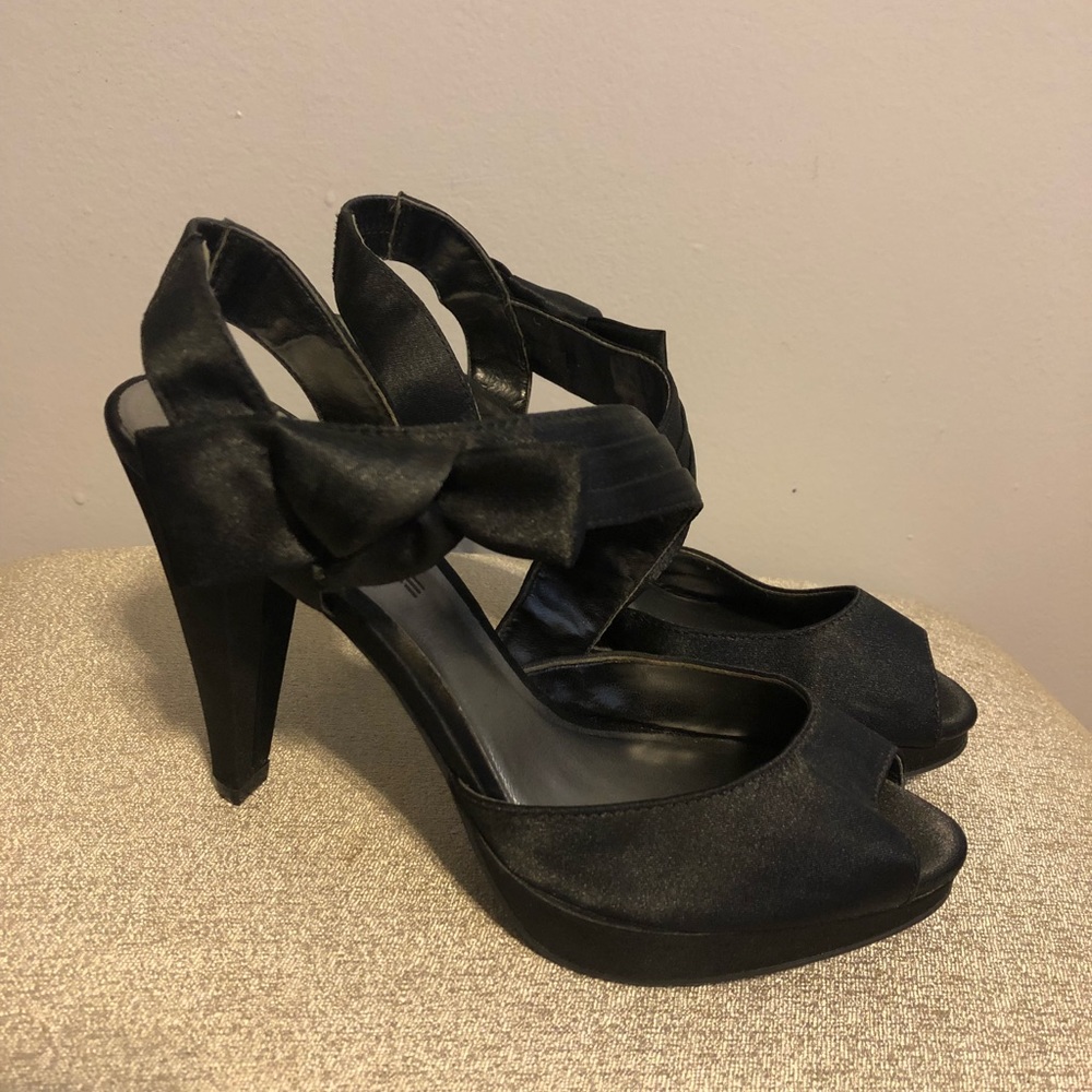 American eagle heels